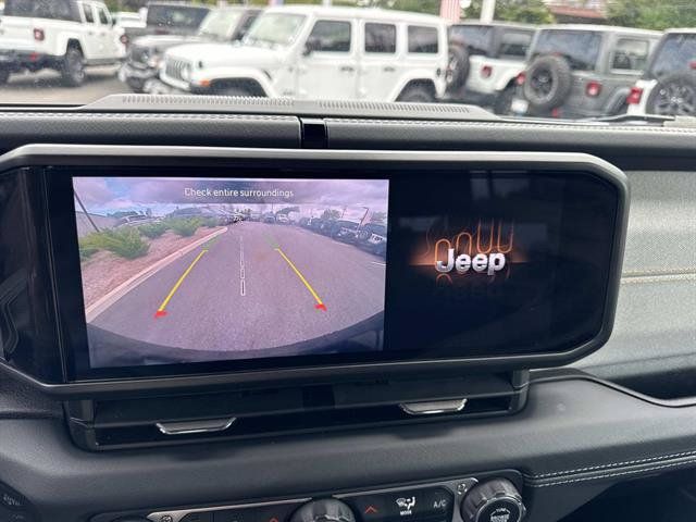 Used 2024 Jeep Wrangler Unlimited Sahara w/ Safety Group AWD/4WD image 11