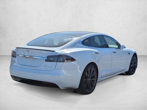 Used 2020 Tesla Model S Long Range Plus image 5