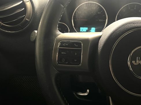 Used 2018 Jeep Wrangler Unlimited Sport image 18