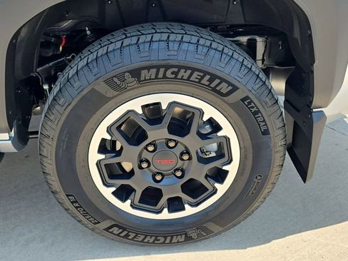 New 2025 Toyota 4Runner TRD Off-Road Premium image 34