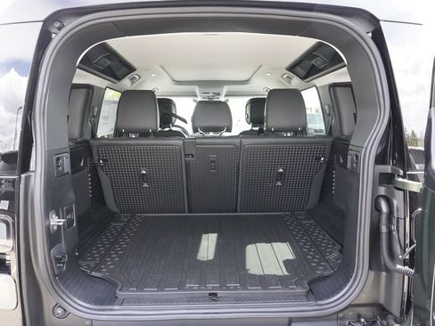 New 2026 Land Rover Defender 110 S AWD/4WD image 31