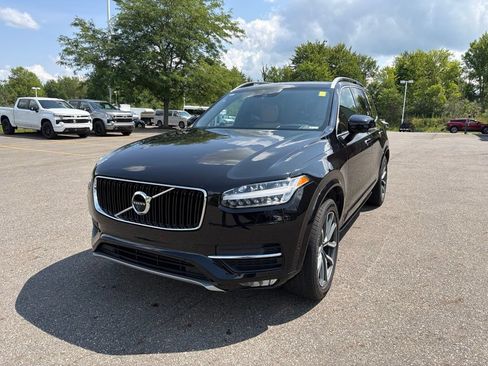 Used 2019 Volvo XC90 T6 Momentum w/ Advanced Package AWD/4WD image 3