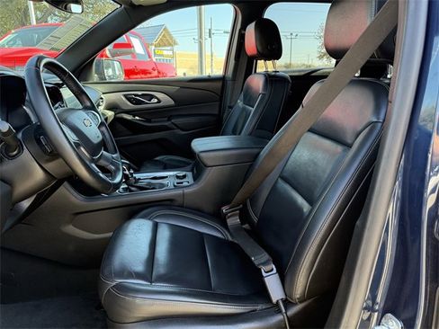 Used 2023 Chevrolet Traverse LT image 26