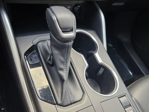 Used 2023 Toyota Highlander XLE image 22