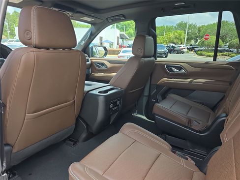 Used 2023 Chevrolet Tahoe High Country RWD image 13