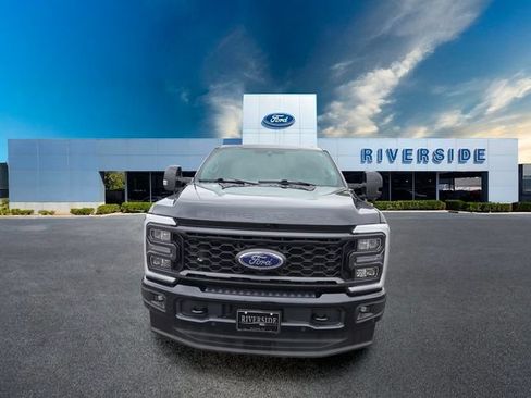 Certified 2023 Ford F250 Lariat w/ Lariat Ultimate Package AWD/4WD image 2