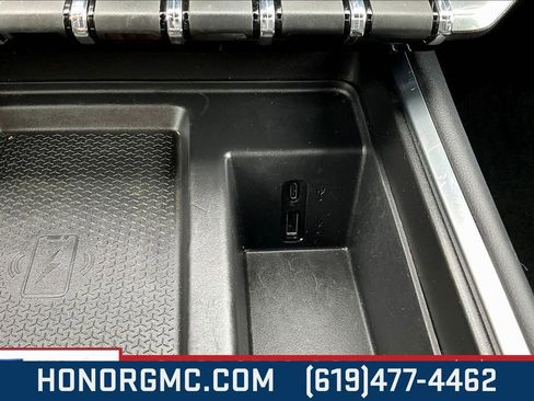 Used 2025 GMC Acadia Elevation image 16