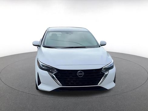 Used 2025 Nissan Sentra S image 4