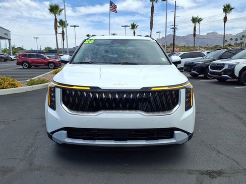 Used 2026 Kia Carnival EX FWD image 8