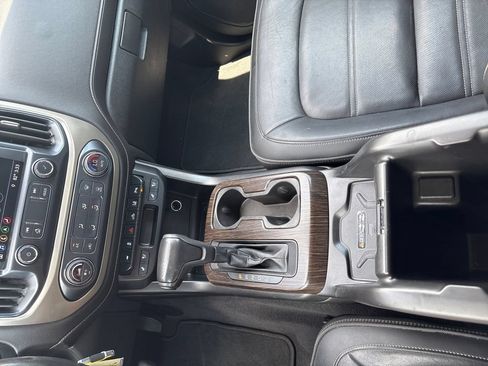 Used 2019 GMC Canyon Denali RWD image 34