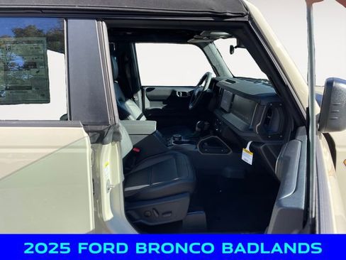 New 2025 Ford Bronco Badlands image 15