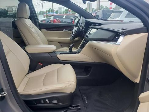 Used 2019 Cadillac XT5 Luxury AWD/4WD image 18