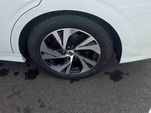 Used 2022 Subaru Legacy Premium AWD/4WD image 7