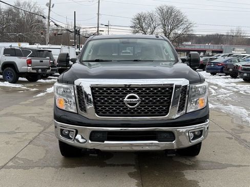 Used 2017 Nissan Titan SV image 18