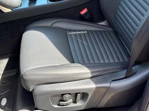 New 2025 Land Rover Discovery Sport S image 19