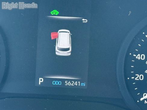 Used 2024 Toyota Sienna XLE FWD image 21