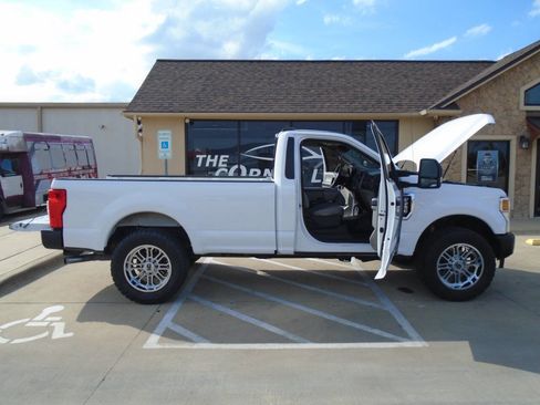 Used 2020 Ford F250 XL w/ Power Equipment Group image 18