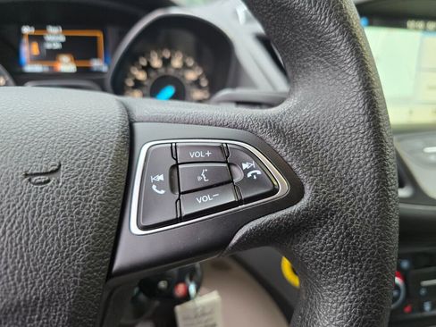 Used 2018 Ford Escape SE w/ SE Sync 3 Package image 17