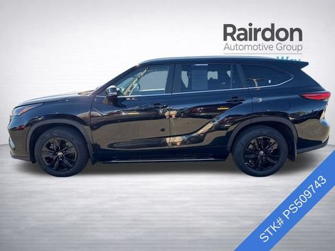 Used 2023 Toyota Highlander XLE AWD/4WD image 4