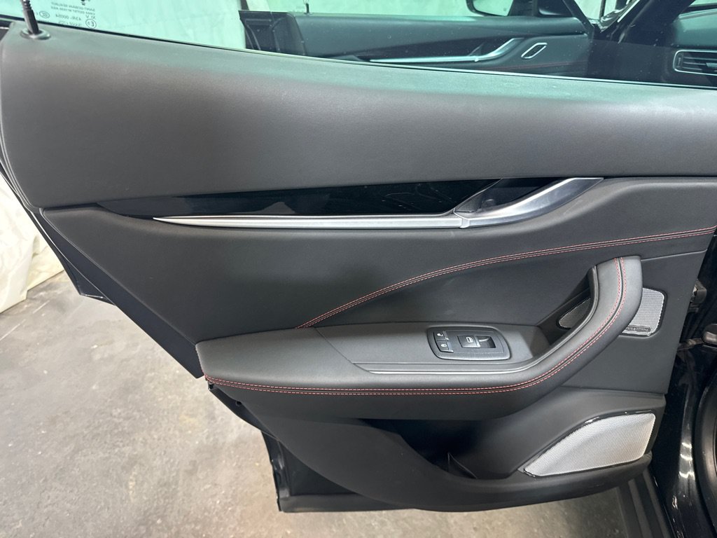Used 2018 Maserati Levante GranLusso AWD/4WD image 19