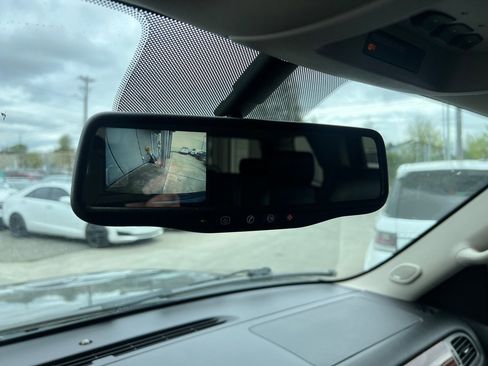 Used 2012 GMC Yukon XL SLT w/ SLT-2 Equipment Package AWD/4WD image 23