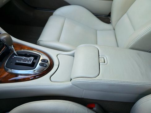 Used 2005 Jaguar XK8 Coupe image 21