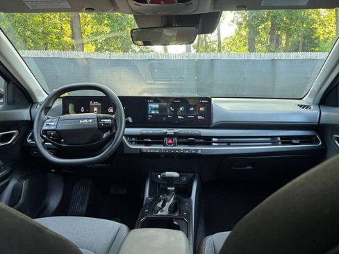 Used 2025 Kia K4 FWD image 32