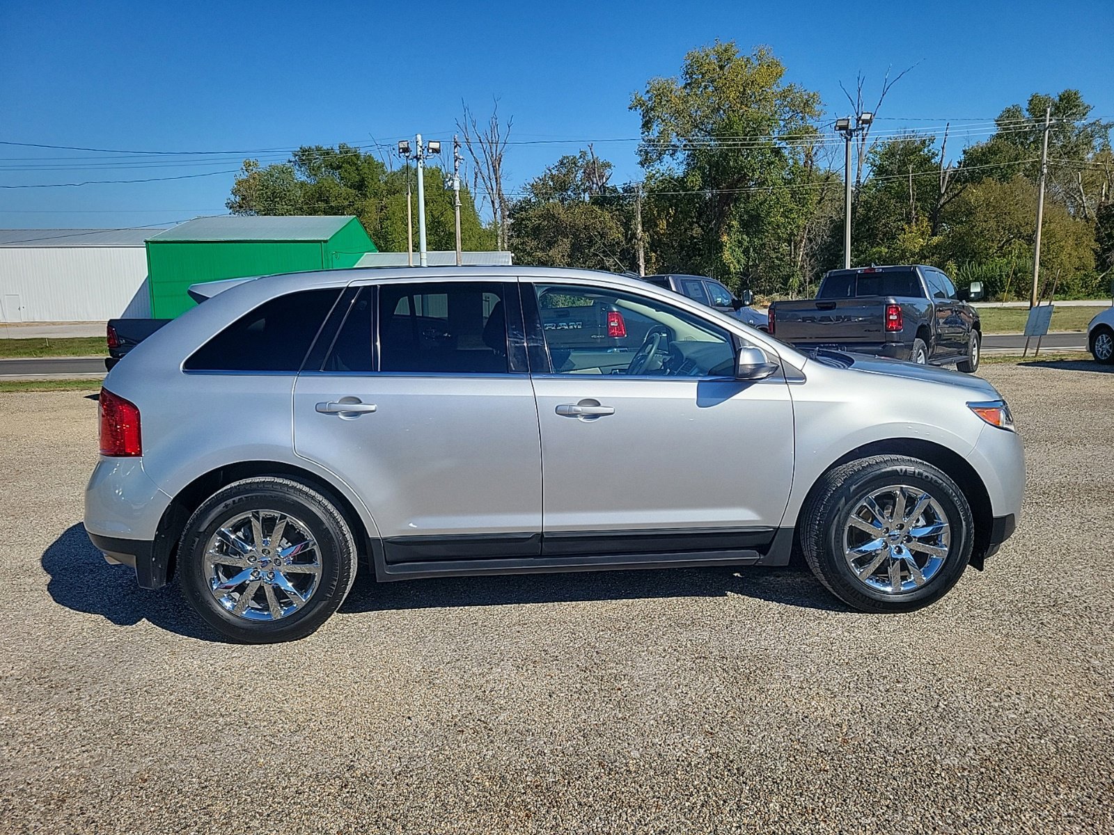 Used 2013 Ford Edge Limited FWD image 2