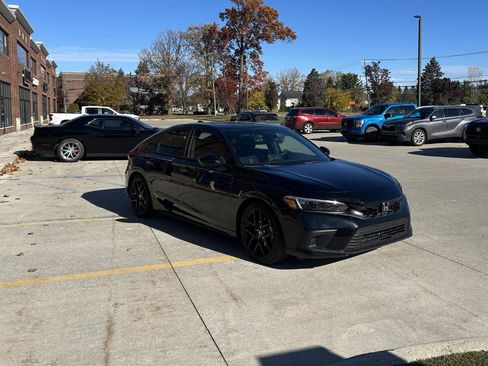 Used 2023 Honda Civic Sport image 4
