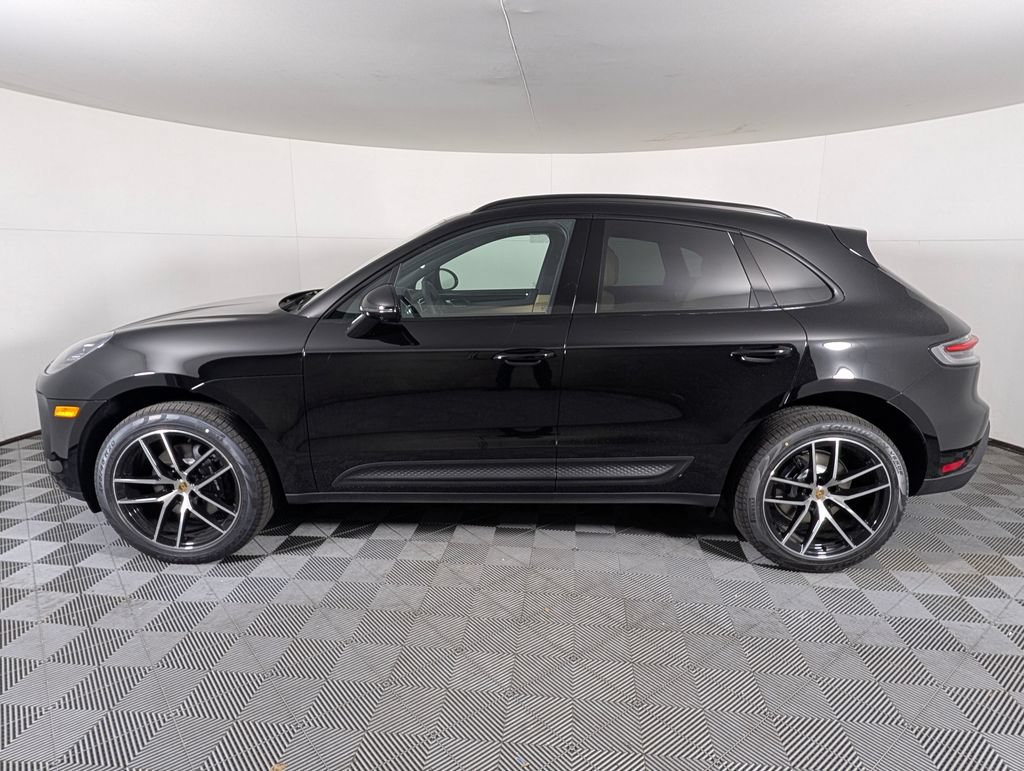 Certified 2026 Porsche Macan AWD/4WD image 2