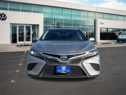 Used 2020 Toyota Camry SE w/ Sunroof Package FWD image 2