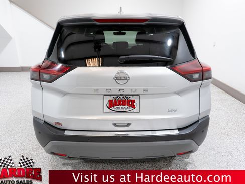 Used 2023 Nissan Rogue SV image 4