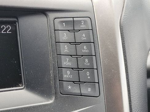 Used 2018 Ford Fusion SE FWD image 19