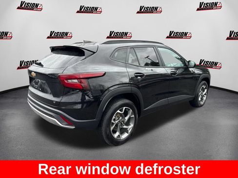 Used 2024 Chevrolet Trax LT FWD image 5