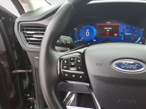 Used 2022 Ford Escape Titanium AWD/4WD image 24