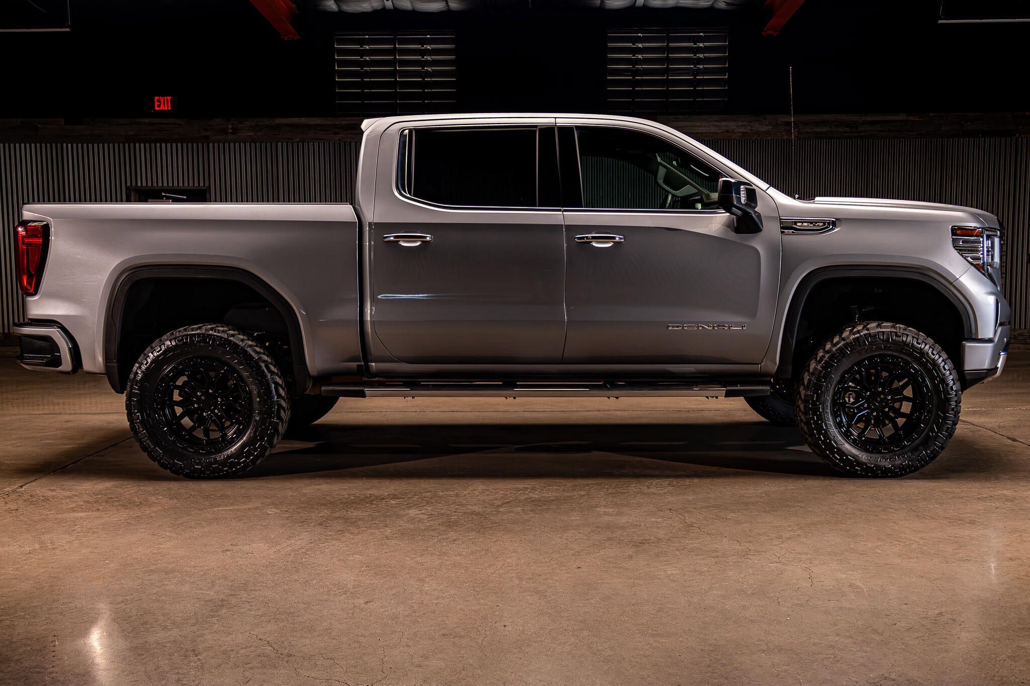 Used 2024 GMC Sierra 1500 Denali w/ Technology Package AWD/4WD image 11