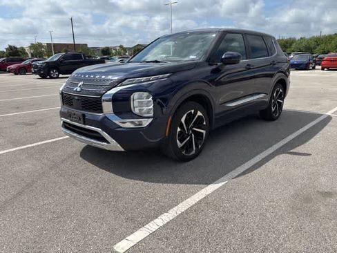 Used 2022 Mitsubishi Outlander SE FWD image 1