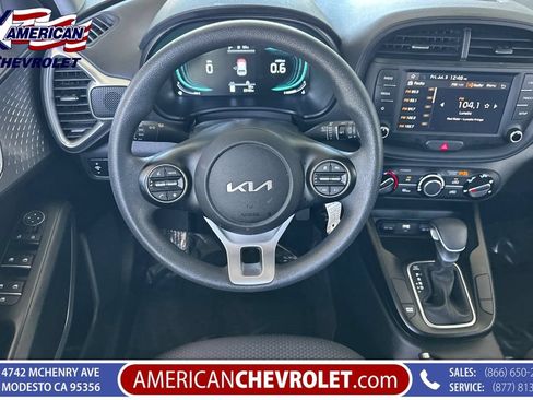 Used 2025 Kia Soul LX FWD image 17