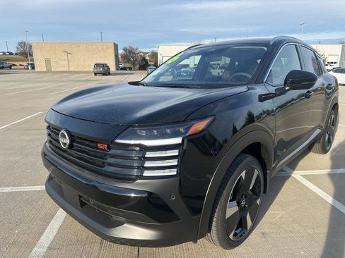 New 2026 Nissan Kicks SR image 6