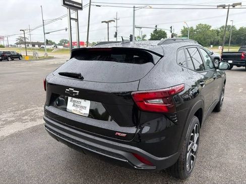 Used 2026 Chevrolet Trax RS w/ Sunroof Package FWD image 21