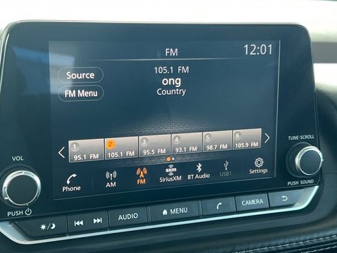 Used 2023 Nissan Rogue SV w/ SV Premium B Package image 20