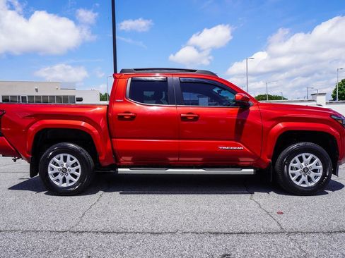 Used 2024 Toyota Tacoma SR5 w/ SR5 Upgrade Package RWD image 33