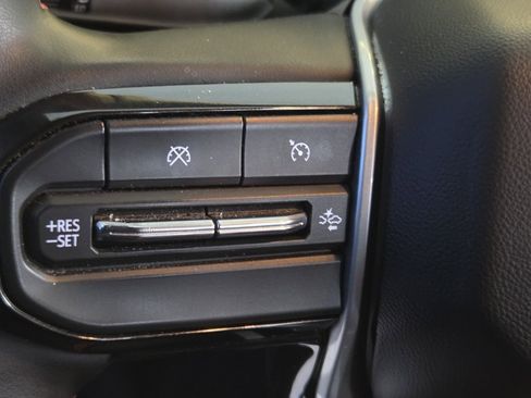 Used 2023 Chevrolet Colorado Z71 w/ Z71 Convenience Package 2 image 29