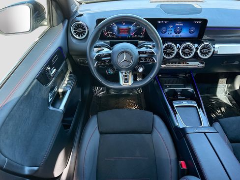 Used 2025 Mercedes-Benz GLB 35 AMG 4MATIC image 22
