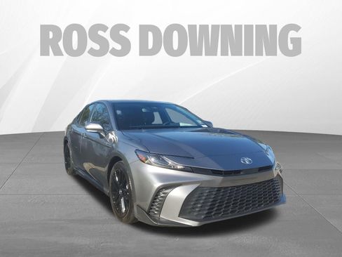 Used 2025 Toyota Camry SE w/ Multimedia Upgrade Package image 3