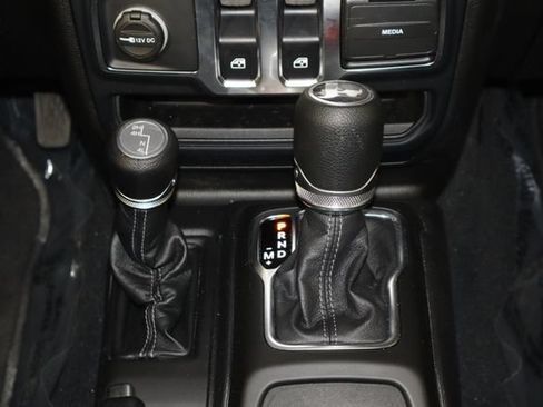 Used 2025 Jeep Wrangler Sport AWD/4WD image 28