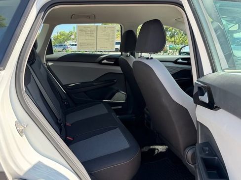 Certified 2024 Volkswagen Taos S FWD image 15