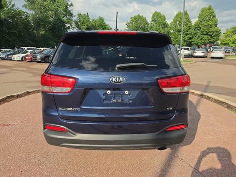 Used 2018 Kia Sorento LX AWD/4WD image 4