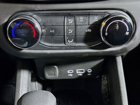 Used 2023 Chevrolet TrailBlazer LS image 16