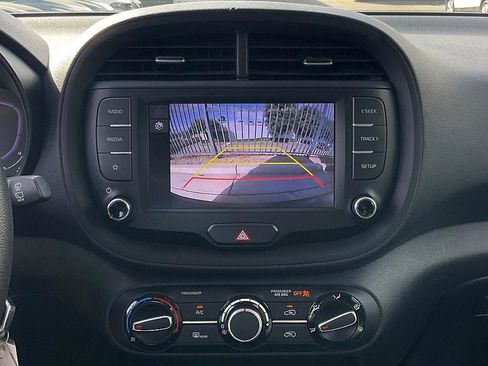 Used 2023 Kia Soul LX w/ LX Technology Package image 26